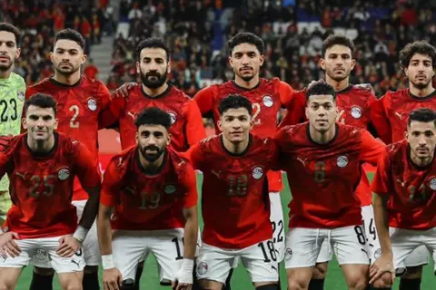 بعثة منتخب مصر تصل القاهرة بعد التعادل أمام إسبانيا